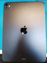 ايباد ١١ m4 للبيع سعره 850 قفل مابي بس هاي الطخه واتساب 07715171715