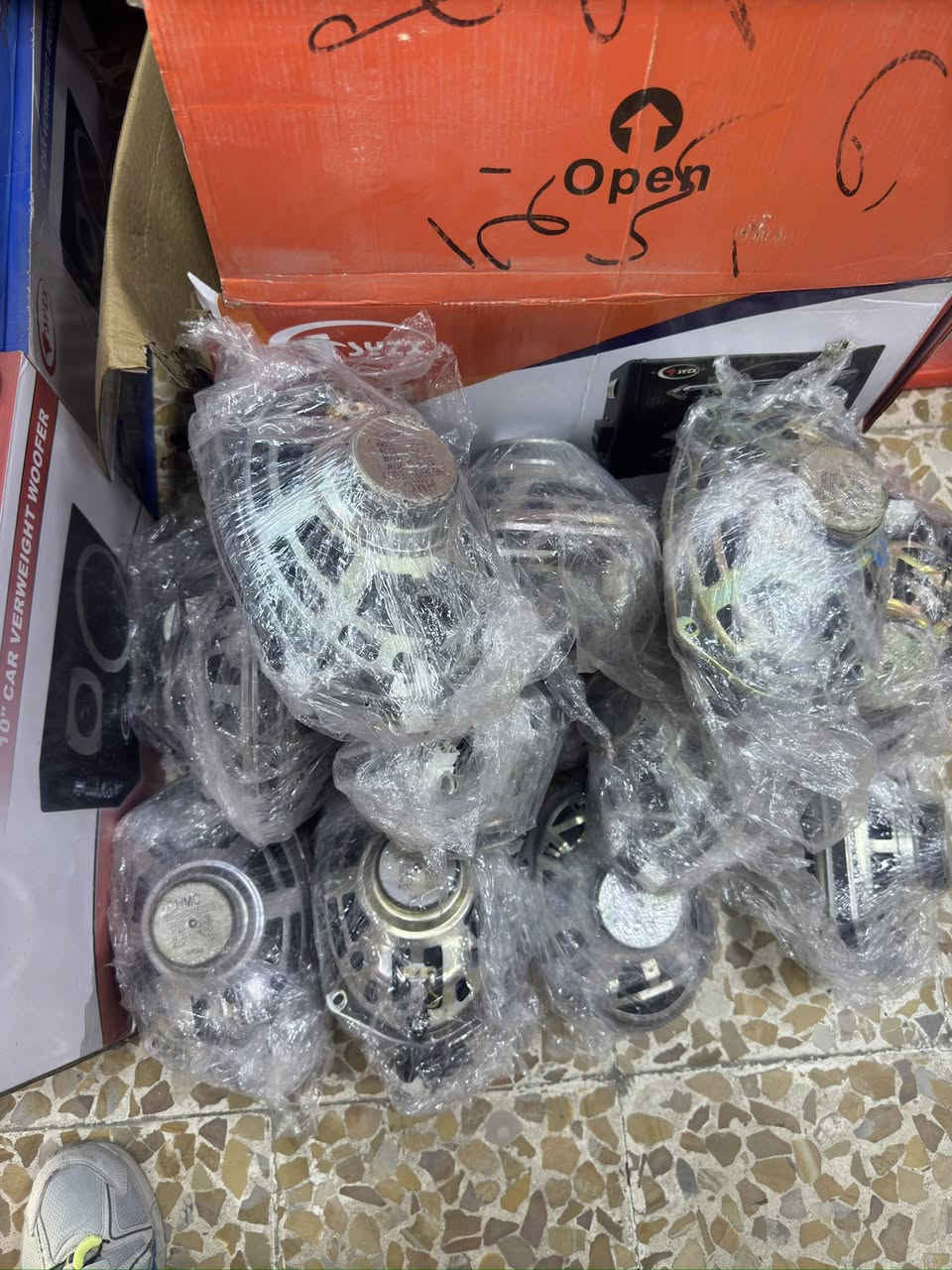 سلام عليكم متوفر جميع انواع السماعات مال كصه اصلي كيا ريو و اكسن والانتره شارع المركز معرض ابو عراق
***********
