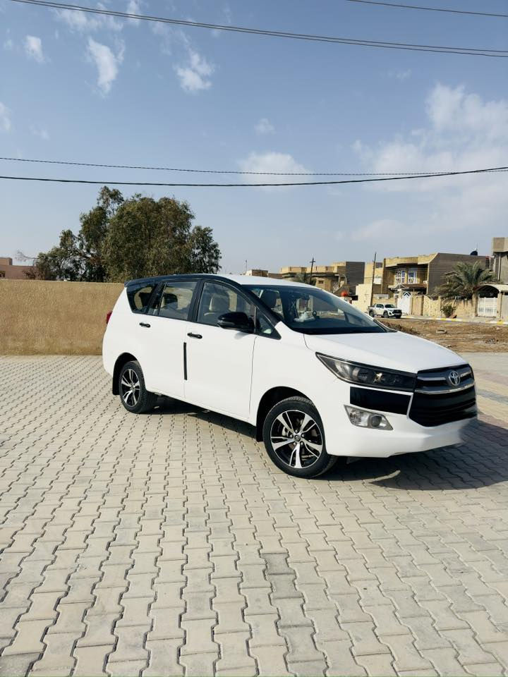 السلام عليكم سياره انوفا 2023 اصل محرك 2700 رقم إنكليزي باسمي سياره مصبوغه عام تغير لون بالخليج  للاستفسار الاتصال عله الرقم ***********
