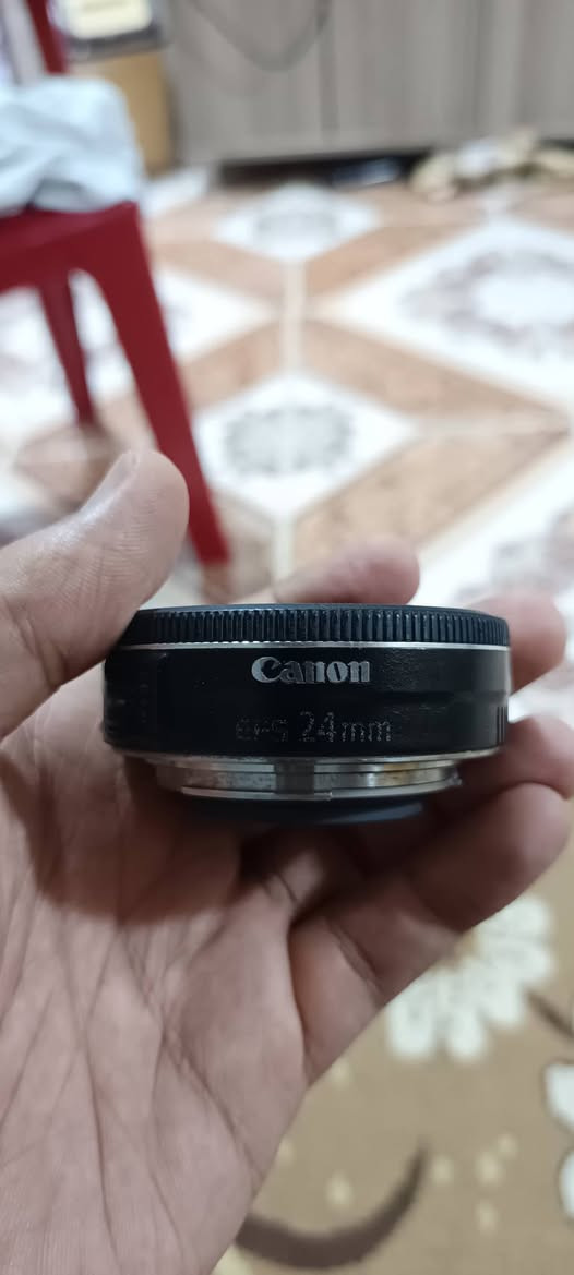 عدسات كانون 
٢٤ ملم بيها طخه بسيطه بالعدسه الخلفية بس ما تاثر ولا اي شي ع تصوير 
و ال ٥٠ ملم عدسه نظيفه جدا 
ثنينهن رايدهن ب ٢٠٠ الف 
القبق مال عدسات يجي وياهن و شكرا الكم 
مكاني كركوك و توصيل عندي ✌🏻


**إذا كنت صاحب هذا الإعلان وتريد حذفه لأي سبب، رجاءا أرسل رسالة إلى الدعم الفني**