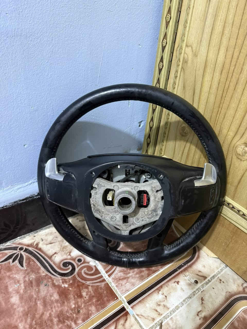 السلام عليكم 
دركة اوباما. 2014. فول بلاتينوم ام الشفتات كاملة مع لايرباك بلادي السعر. 150 الف. 
دركة اوباما. 2021 فول تدفة كاملة مع الايرباك.بلادي. السعر. 150 الف 
امانت اللة من امريكا للعراق ما مشدودات علا سيارة. والسعر بلاش ترة. هاتف. *********** بغداد.
