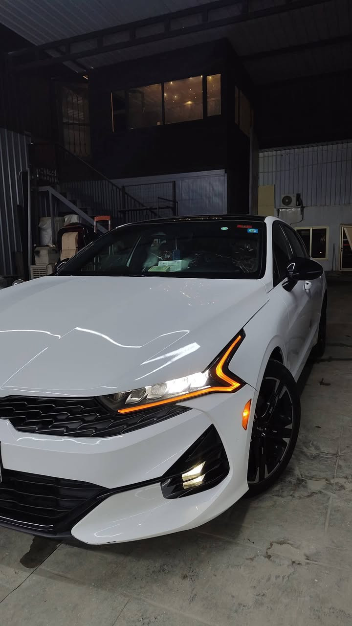 سلام عليكم
🚗 للبيع كيا K5 GT-Line

📌 اللون: أبيض

⚙️ المحرك: 1600 تيربو

🔥 فئة GT-Line الرياضية

 موديل 23 معروفة مواصفات جيتي لاين فول

حادثها بنيد مبدل فقط لا جاملغ مفتوح و لا دواخل 

سيارة جديدة كلش ما صالها هواي من داخلة للعراق 

📞 للتواصل  ***********

مكاني بغداد مدينة الصدر
