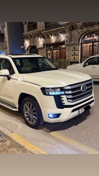 لاندكروز ٢٠٢٣ ساز  تطبيق ٣ شاشات Gxr  ماشية ٣٣ الف كيلو  رقم سليمانيه ...