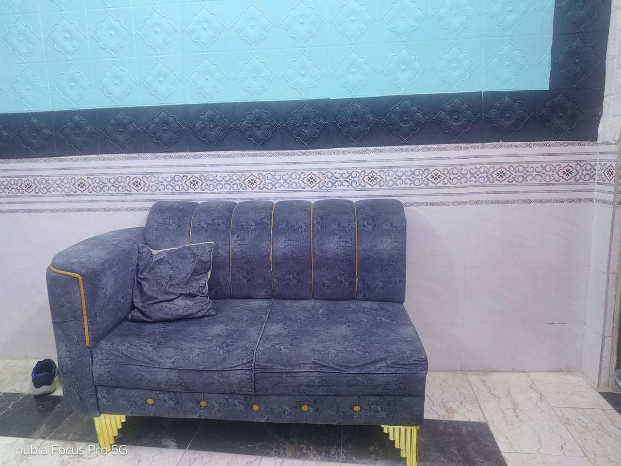 سلام عليكم تخم قنفات للبيع 10نفرات القطع امامكم نضيفه بس وحده ام التجوات السفنج فالت
 مكاني كربلاء حي العامل رقمي *********** السعر الله شاهد مسويهن 650الف وعارضهن 350
