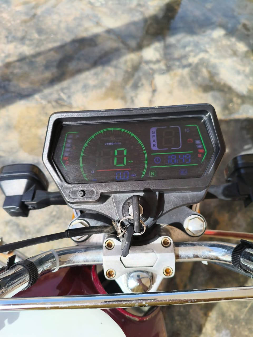 السلام عليكم
دراجه البيع  موديل 25 مكفوله كفاله عامه  5 كير  دراجه حلوه  دشبول شغال دراجه على كل عيب مكاني  حمرين ***********
