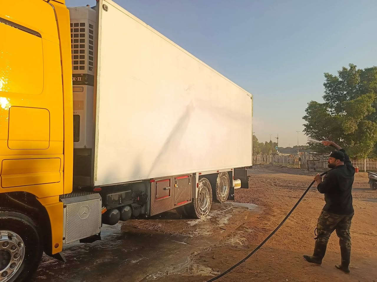 سلام عليكم اكتروس 2008/حجم 44/ريتايدر خمس طكات/12نمره عرجه /تخم تاير جديد /وياله كروم جديد /باتريات جوبلسات جديد /جهاز s200جديد /حافظه سمك ٨/ سنويه براد بأسمي تحويل ثاني يوم /السعر 520$للبيع /المكان بغداد 
للإتصال ***********
