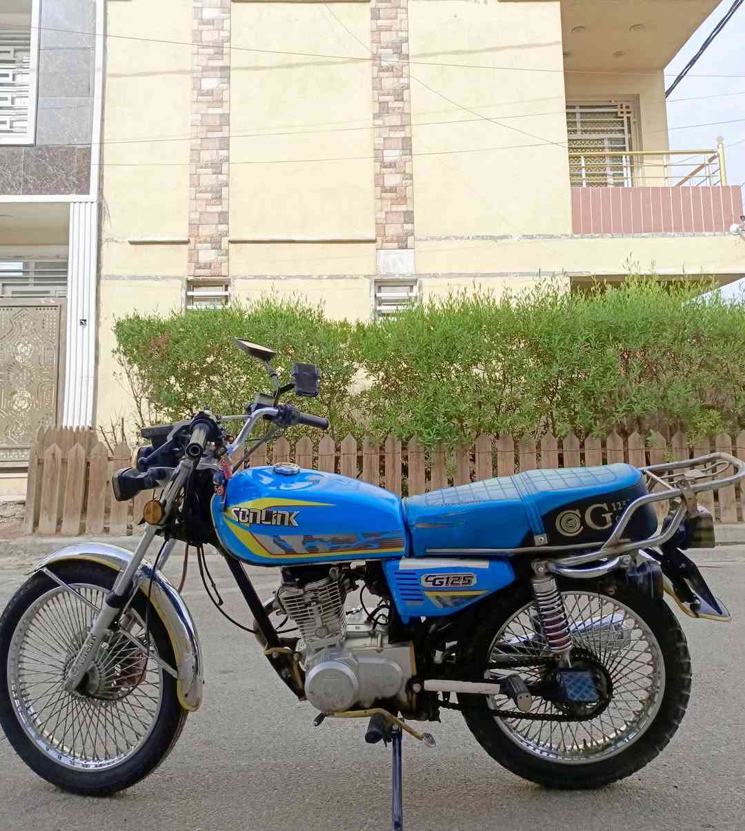 للبيع سونلنك 4 گير مديل 24 اوراق كاملة اصولي مكينة خرسة مكفولة لانضوح ولادخانة ولاتفيلس صالنصة كاتم كهربائيات شغالة طسة ناعمة وياها حامل جهاز وزوج مري ابيعها 525 مكاني بغداد البياع الشراي يتصل ***********
