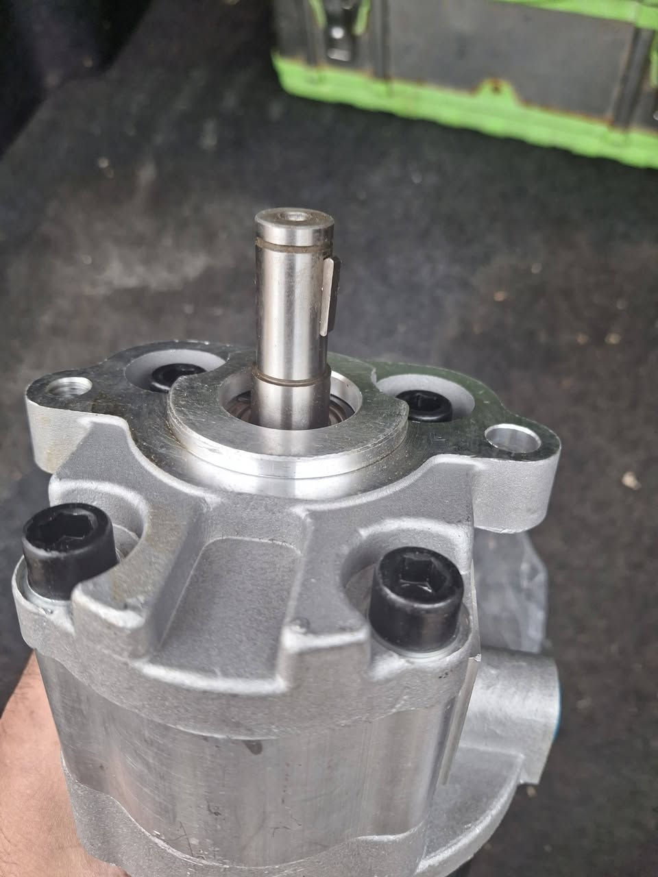 للبيع عندي ١٠ قطع
جديد لوك 
عنواني بغداد 
***********
