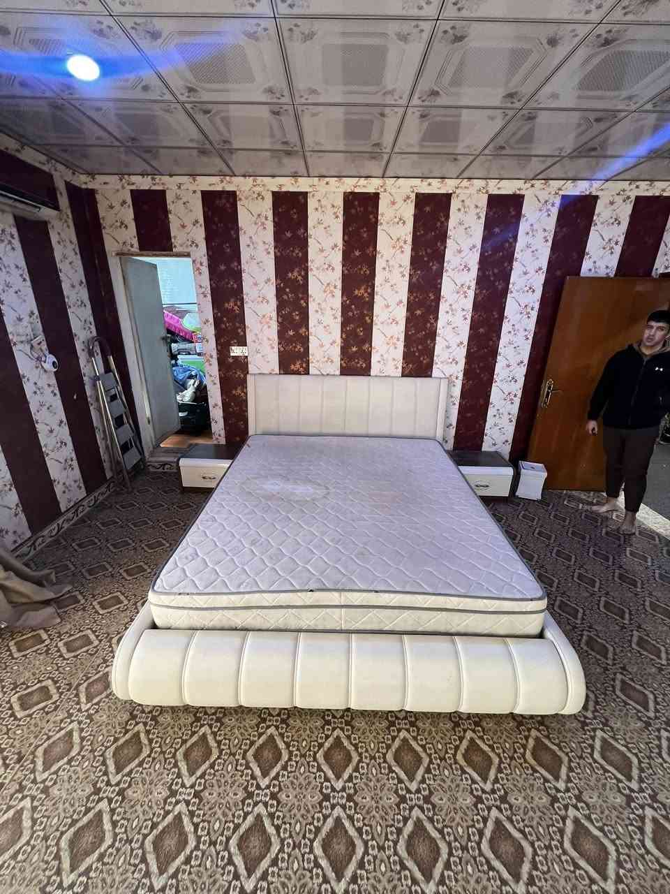 غرفة للبيع السعر مليون و ٧٥٠
مكاني نجف
للأستفسار خاص او واتساب 
***********
