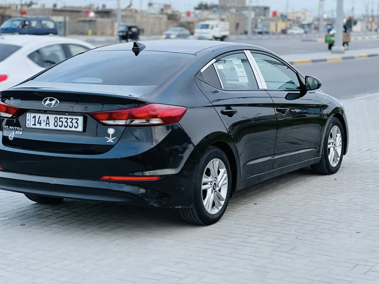 النتره 17 رقم بصره تحويل ثاني يوم سنويه ل30 

مكينه 2000 كير AT حداده جديده تخم تاير جاهزه من كلشي 
السياره ليبل واحد بدون اي تبديل فقط باب السايق تصليح  نفسه ومصبوغ وباب العبري كلير من امريكه  وفحصهه ناشره 

ملاحضه( قبق الدوسه اليمنه مبدله فقط الكفر ) ومعروفه الدوسه ما محسوبه ). المكان البصره القبله ‬

‭0773 860 0987‬           السعر 110
