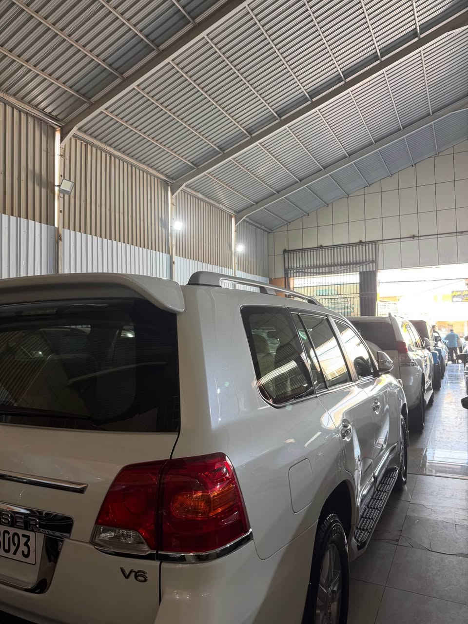 موديل 2013 G.X.R V.6 225000km ٢ شويني بجوكي تةحديلة شةريكة جيهان فوول مواسةفات كوشين كارةباي سةلاجة بةسمة مةركةزي ناو زةرد شةخال گيرو مةكينة بةشةرت رقم *********** أربيل, العراق
