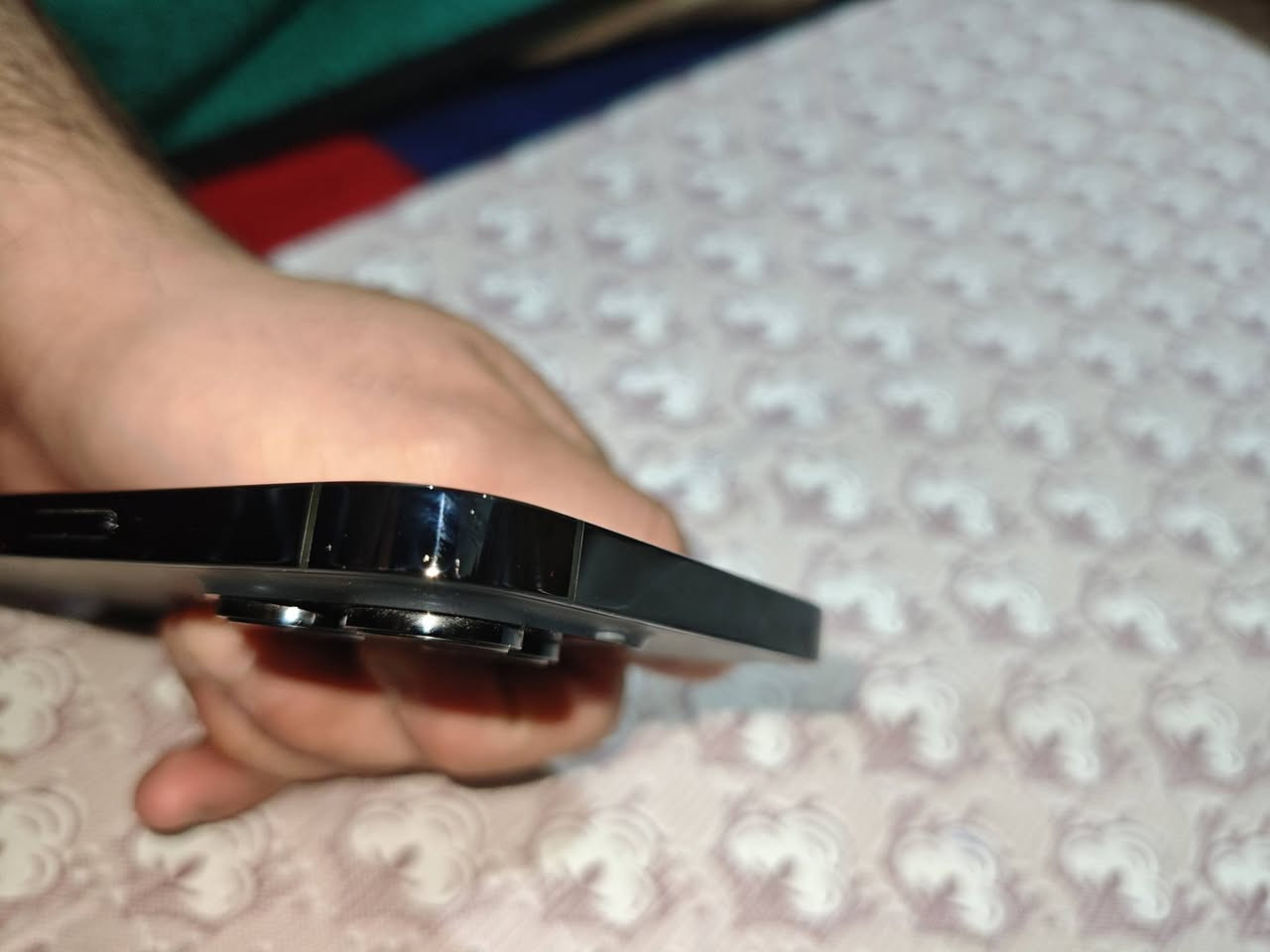 السلام عليكم ايفون 14 برو ماكس جديد جديد جديد بطاريه 84 لا معلايه ولا مبدل بي اي شي اكفله الك من كلشي وعلفحص جهاز على ايدي واستخدام قليل جداً ... مكاني الدورة ابودشير *********** 
السعر مليون و50 وبي مجال
