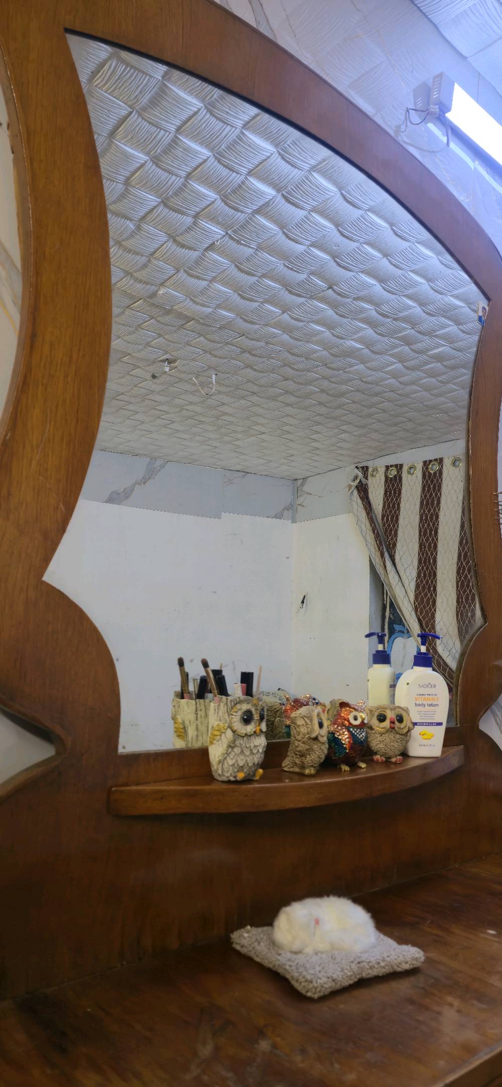 -ميز تواليت 
-بغداد القاهرة