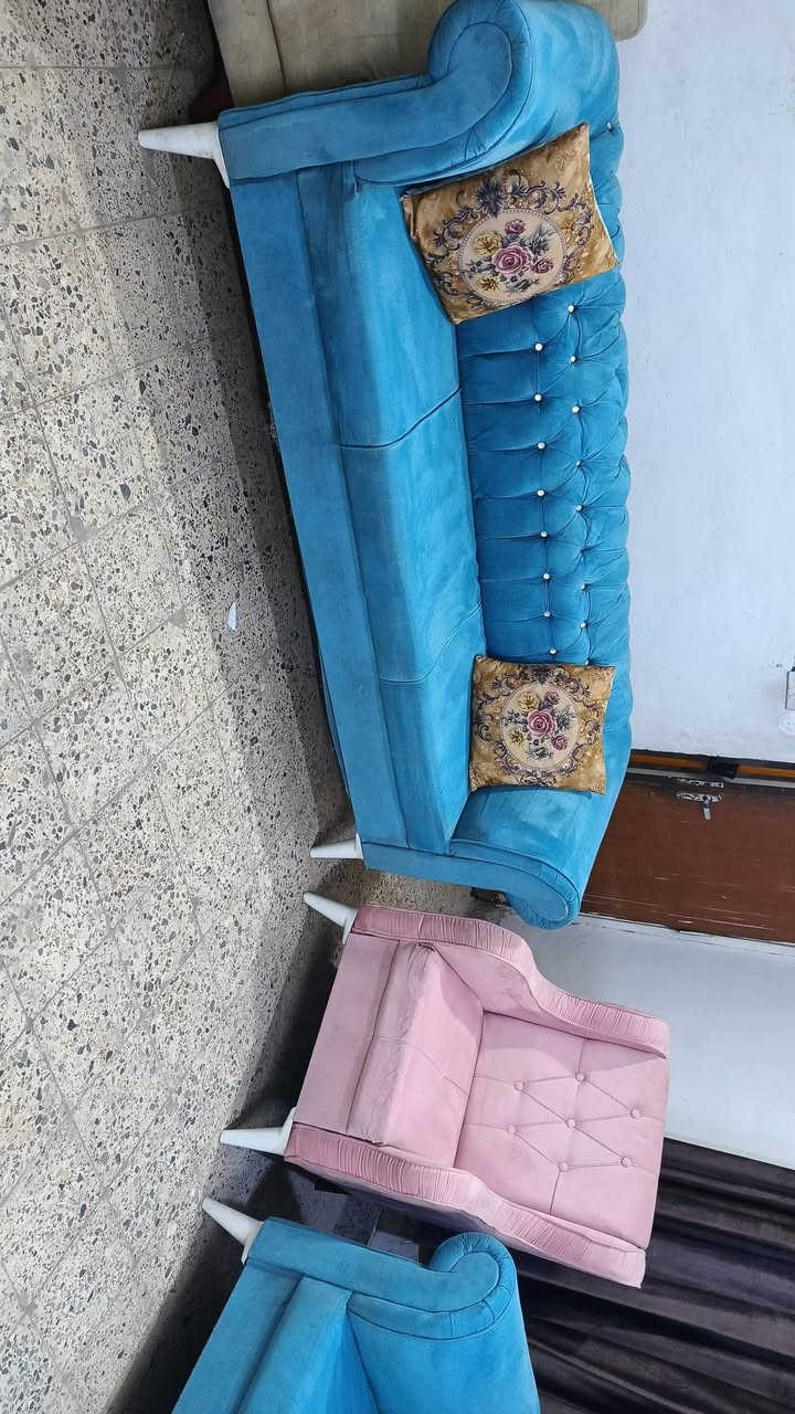 تخم 10مقعد 💺 اخو جديد اي ضرر مابي تسكام سعر ,,225,, بي مجال مكان لبياع *********** يوجد واتساب
