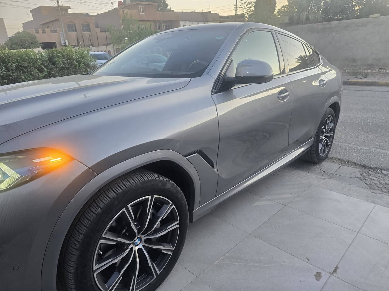 سلام عليكم bmw x6 2024 ماشيه 32 الف كيلو بدون ايرباك مكانها بغداد حي الجامعه بسمي السعر 57 الف دولار رقم الاتصال *********** السياره بدون اي نقص
