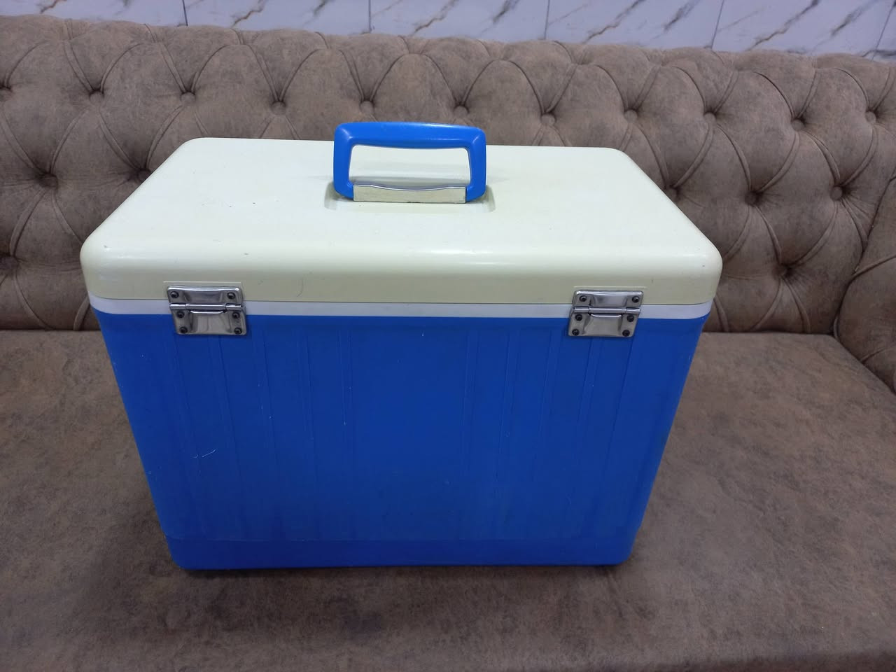 كول بوكس ياباني علامة الطاوس حجم 32 لتر نضافه عاليه جدا للإستفسار خاص يوجد توصيل


**إذا كنت صاحب هذا الإعلان وتريد حذفه لأي سبب، رجاءا أرسل رسالة إلى الدعم الفني**