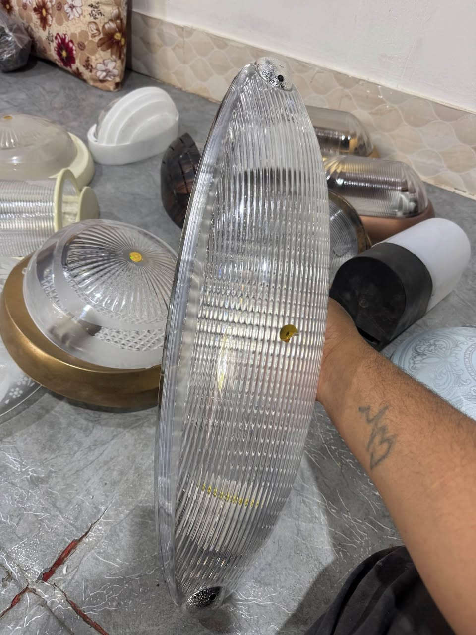 سلام عليكم 
مصابيح اناره يستخدم خارجي وداخلي
سقفيه وجداريه داخليه وخارجيه اكو هواي موديلات بيهن لزوج ااكو ب 5اوكو زوج ب 10تعال خاص ودزلك لموديلات كلهن الوان هم اكو برونزي وابيض كلوب هذني كلهن مو لد كربلاء, العراق


**إذا كنت صاحب هذا الإعلان وتريد حذفه لأي سبب، رجاءا أرسل رسالة إلى الدعم الفني**