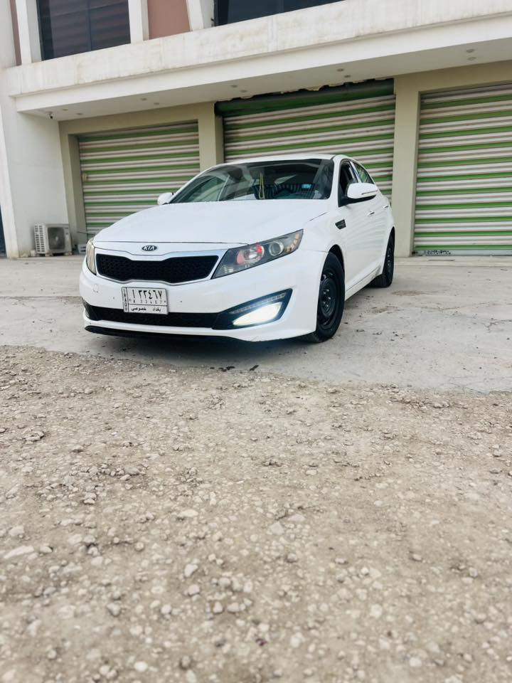 السلام عليكم اوبتما موديل 2012 امريكي بيه 3 قطع صبغ بدون دواخل بدون شواصي السياره مال جناي وخير من الله مداريها حيل وبلعافيه علا الياخذها مكينه 2400 GDI كفاله لاتنقيص ولا تبخير تبريد ثلج مكينه كير حداديه خير من الله عربانه وره جديده رقم بغداد مداور ثاني يوم مكان السياره بابل  السعر ب 106بيها مجال مجال للشراي ***********
