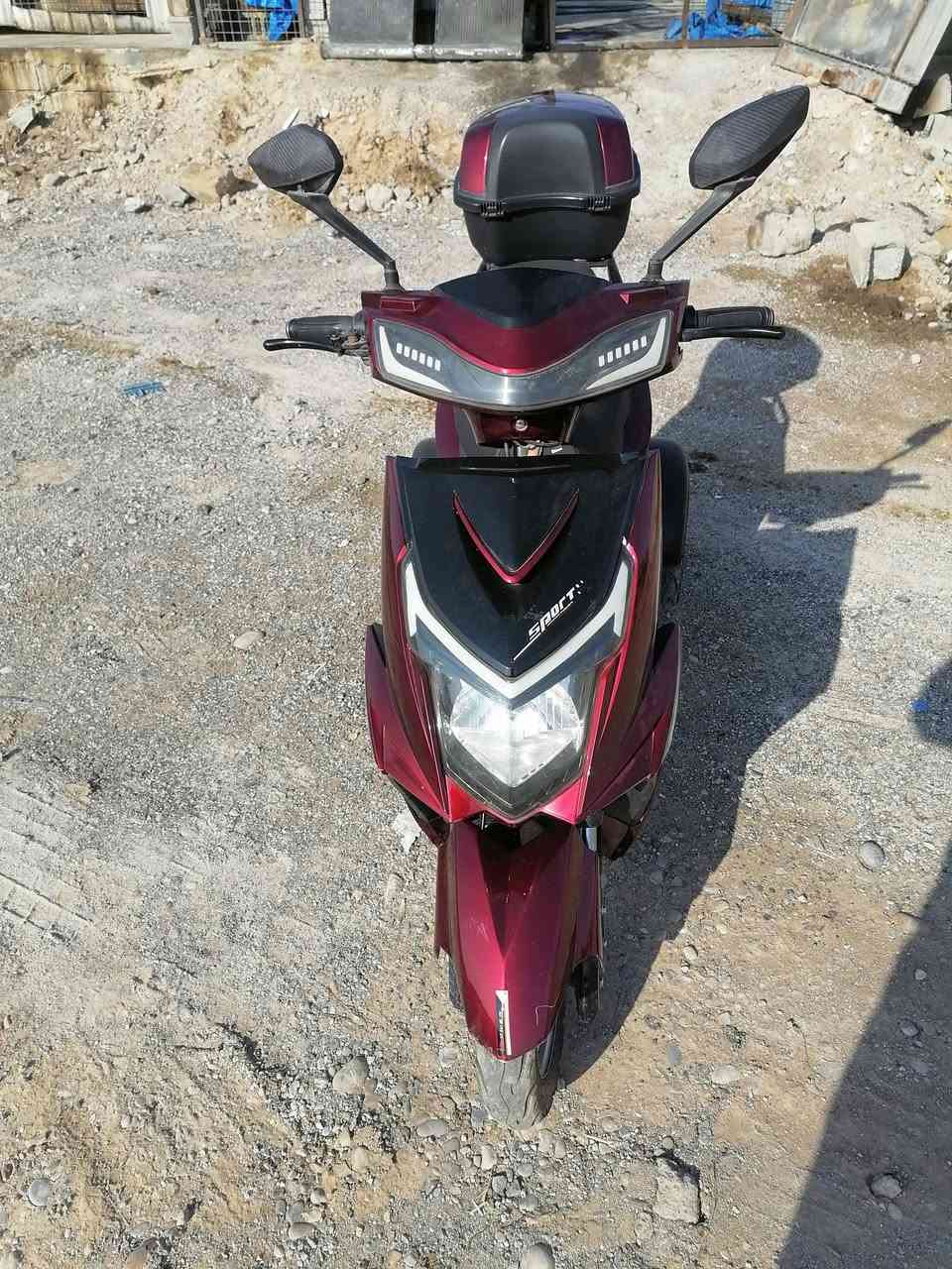 سكنز موديل 2025 خمس بطاريات دبل بصمه تمشيك 60 كيلو الشحنه الواحده بيع او مراوس بستوته دايوان ***********
