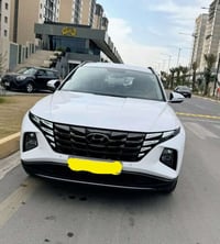 توسان موديل 2021 ماشية 70الف سيارة كفالة عده رصعه بالجنطة ومعدله بارد ...