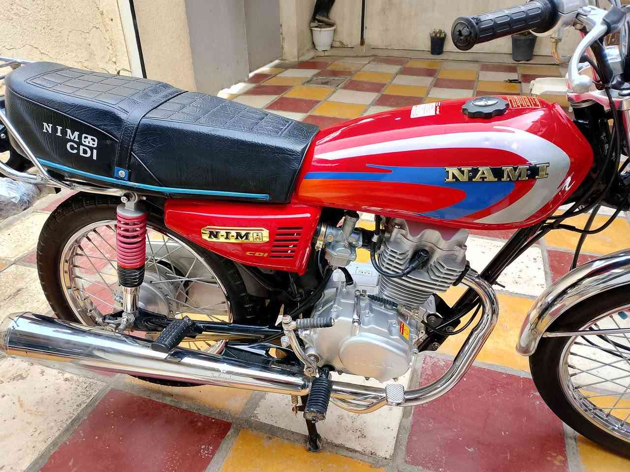 السلام عليكم نامه موديل 26صارله شهر ونص طالعه من الوكيل دراجه مكفوله كفاله عامه مكان حله شارع 80السعر650وبيه مجال والاتصال عله هذه الرقم ***********
