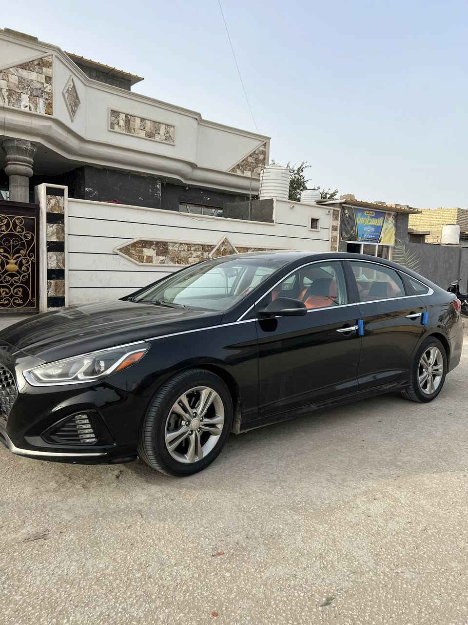 سلام عليكم شباب سوناته البيع موديل 19 شباب السياره اليبل واحد *********** السعر 125 وبيه مجال الطيبين
