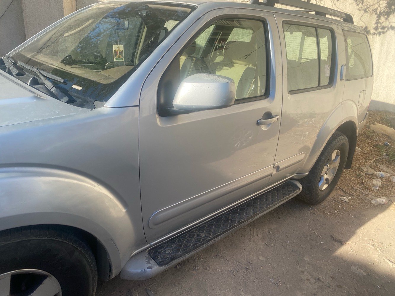 🚗 للبيع – نيسان بايفندر 2007

* اللون: رصاصي
* قير: أوتوماتيك
* السيارة باسمي وجاهزة لنقل الملكية.
* بيها قطع صبغ بسبب أثر جراد.
* المحرك يحتاج تبديل كازكيت.
* البوري مال التبريد مكسور، والسيارة تنباع بدون مراوح التبريد.
* البيع على عطلة وبحالتها الحالية.
* السعر: 61 ورقة.

📍 العنوان: بغداد – الغزالية

📞 للتواصل: ***********