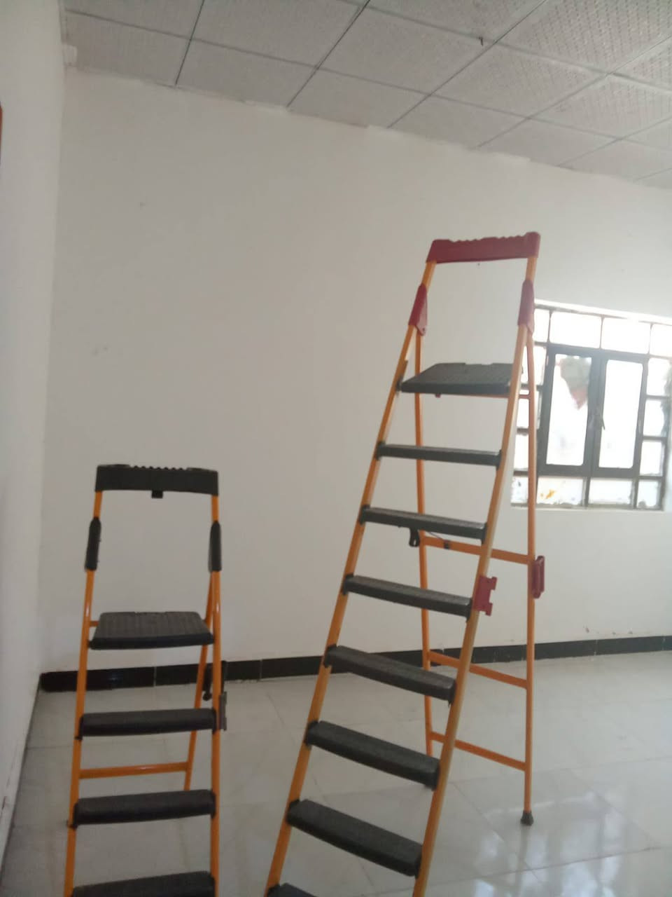 بيت للبيع الفيروزية الجسر الثاني المساحة ٢٠٠ متر يحتوي على ثلاثة غرف السعر ٦٥
للتواصل ***********
