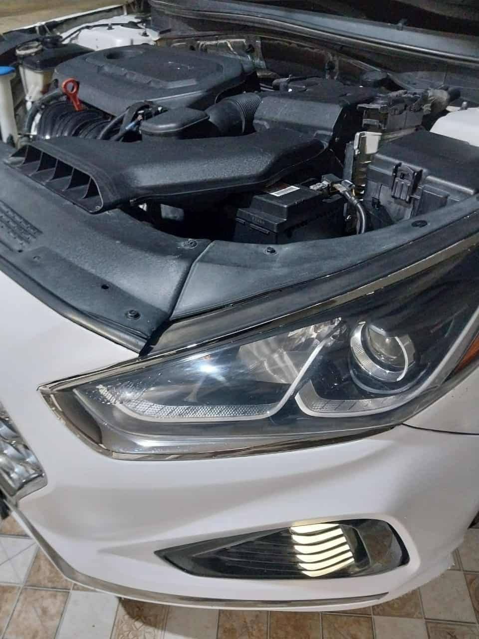 السلام عليكم سونتا موديل 19 رقم بغداد ورد امريكي ضرر قطعتين بدون دواخل سيارة منضومة زينون ماشية 70 مكينة \شركة حدادية جديدة قبل يومين سعر/140/مكان سيارة ديالى كنعان ***********
