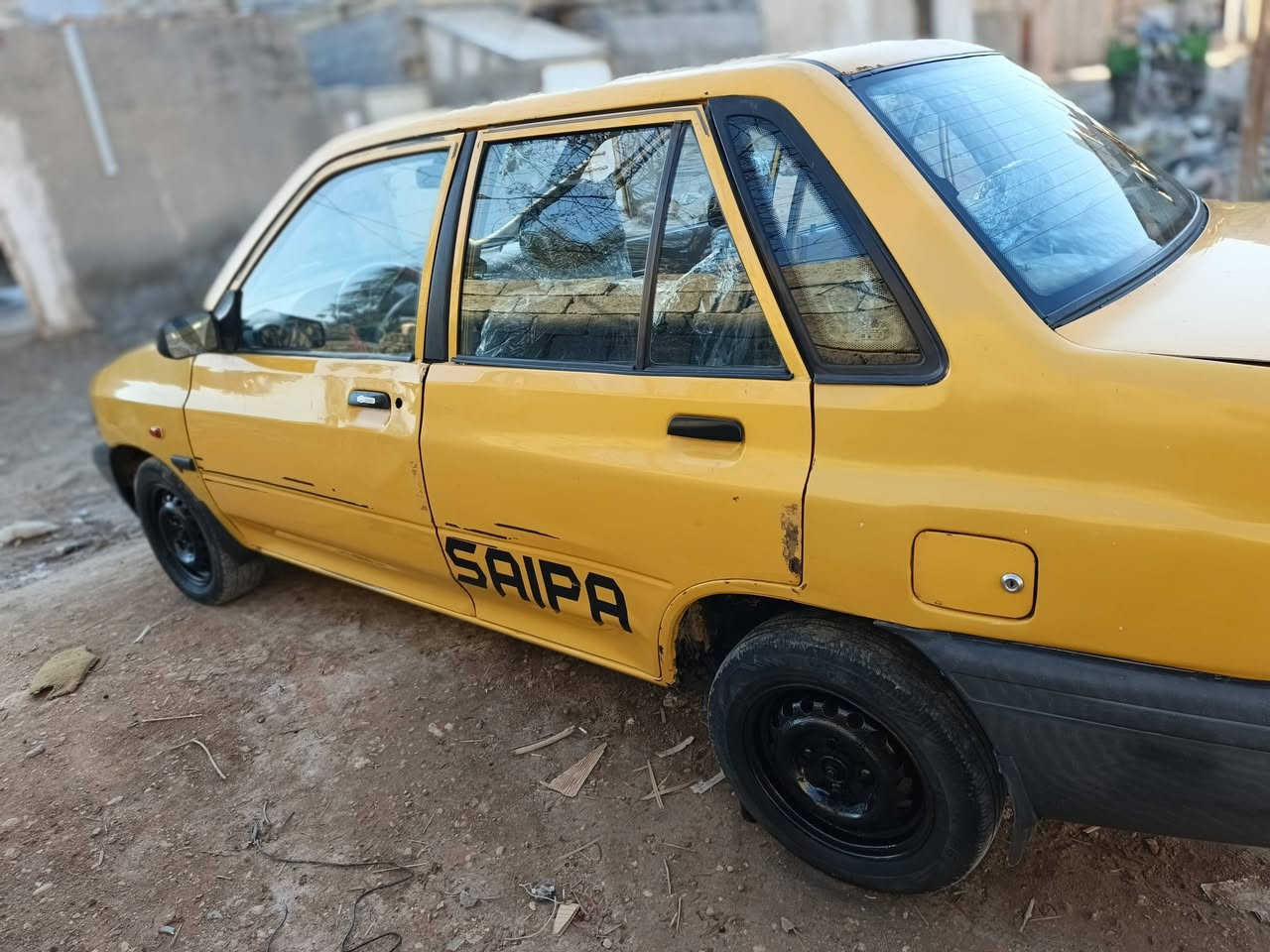 السلام عليكم ورحمة الله وبركاته
سايبا ١٢
مصفره هيئه وغرامات عليها ٢٠٠الف فقط

سياره مثل ما واضحه كدامك حلوه مال جناي ع باب الله
السعر ٢٠ ورقه 
الشراي يتصل تحويل ثاني يوم راعيها من أهل بغداد 
السياره رقمها بغداد 
***********
