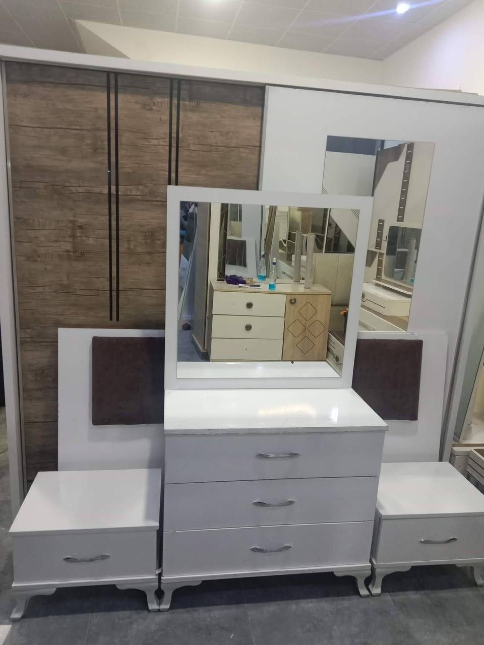 غرفه نوم 6 قطع مع شد ونقل 350  داخل اربيل فقط للتواصل ***********
