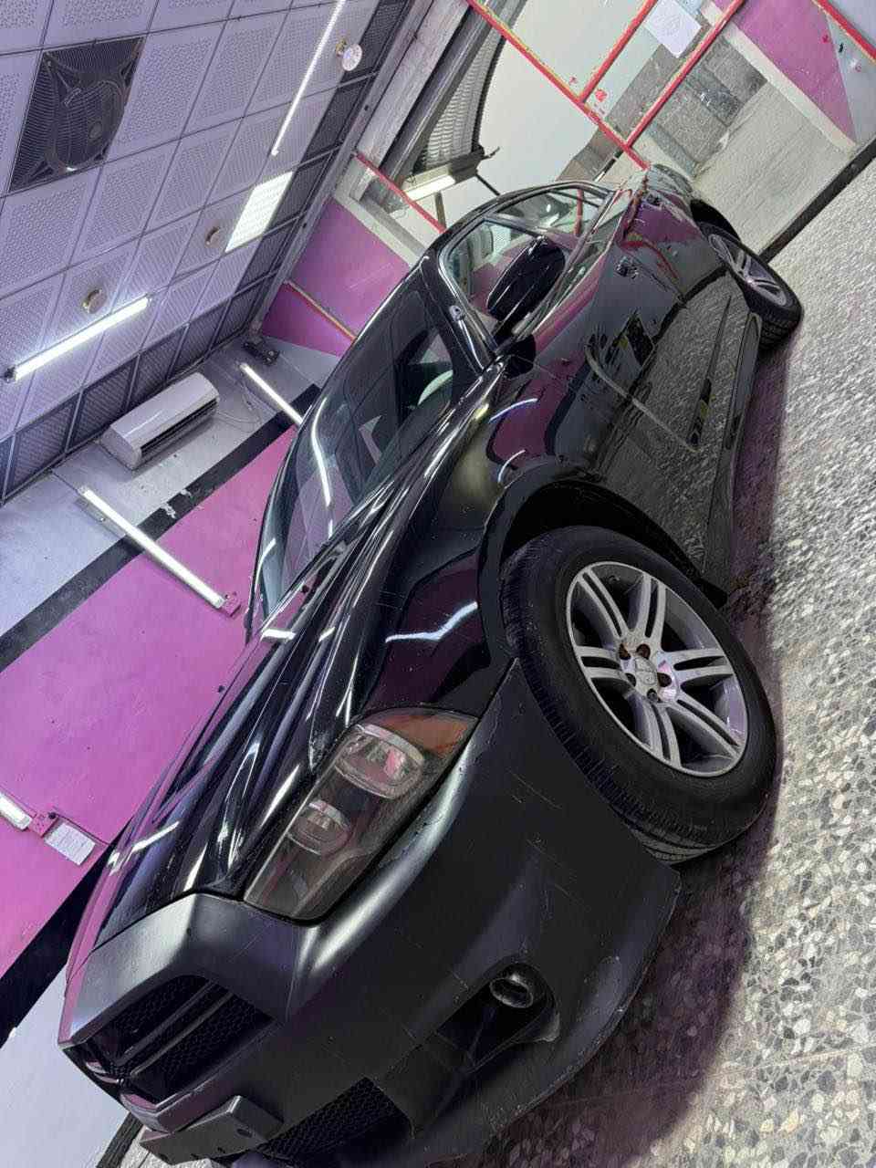 السلام عليكم 
جارجر 2013 
كير تعليك محرك 3600
مكينه جديده 
حادثها جاملغ خلفي والثاني مصبوغ 
رقم بغداد تحويل ثاني يوم
السعر 116 وبيها مجال قليل 
باقي التفاصيل اتصل وتدلل *********** البصرة, العراق
