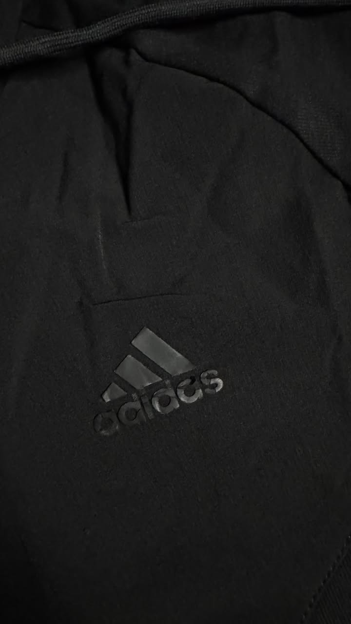 Adidas
اديداس كوبي ماستر اعلى كوالتي

قطعه جديده بعدها بالليبل

نظافتها 99% اكو بيها ضرر بسيط مبين بالصور

قياسها XL

سعرها 20 الف


**إذا كنت صاحب هذا الإعلان وتريد حذفه لأي سبب، رجاءا أرسل رسالة إلى الدعم الفني**