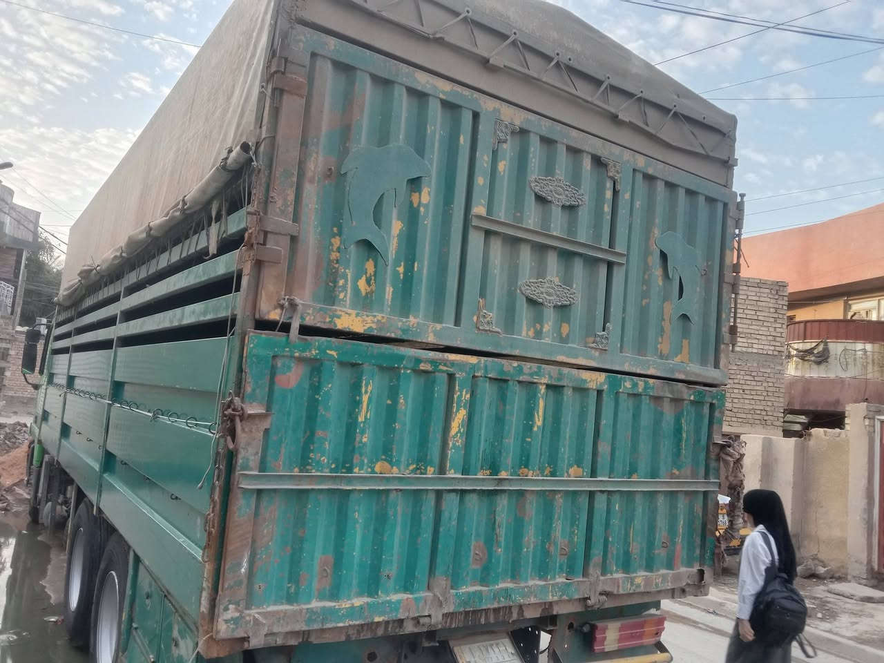 السلام عليكم
بدي للبيع مشدود جادر مطري علية السعر 
2 مليون وبي مجال 

***********
