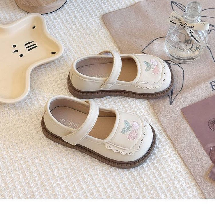 �✨ حذاء بناتي موديل أوروبي ✨👡

أناقة وراحة بخطوة وحدة 💖
تصميم راقي يناسب جميع المناسبات والطلعات 🌸

✅ خفيف الوزن ومريح
✅ قاعده مرنة طبية
✅ خامة ممتازة وثابتة
✅ عملي للاستخدام اليومي

👣 القياسات: من 21 إلى 30

📍 العنوان: واسط – كوت
شارع الأطباء قرب د. علي ياسر

📦 يتوفر توصيل
للحجز والاستفسار راسلونا خاص �


**إذا كنت صاحب هذا الإعلان وتريد حذفه لأي سبب، رجاءا أرسل رسالة إلى الدعم الفني**