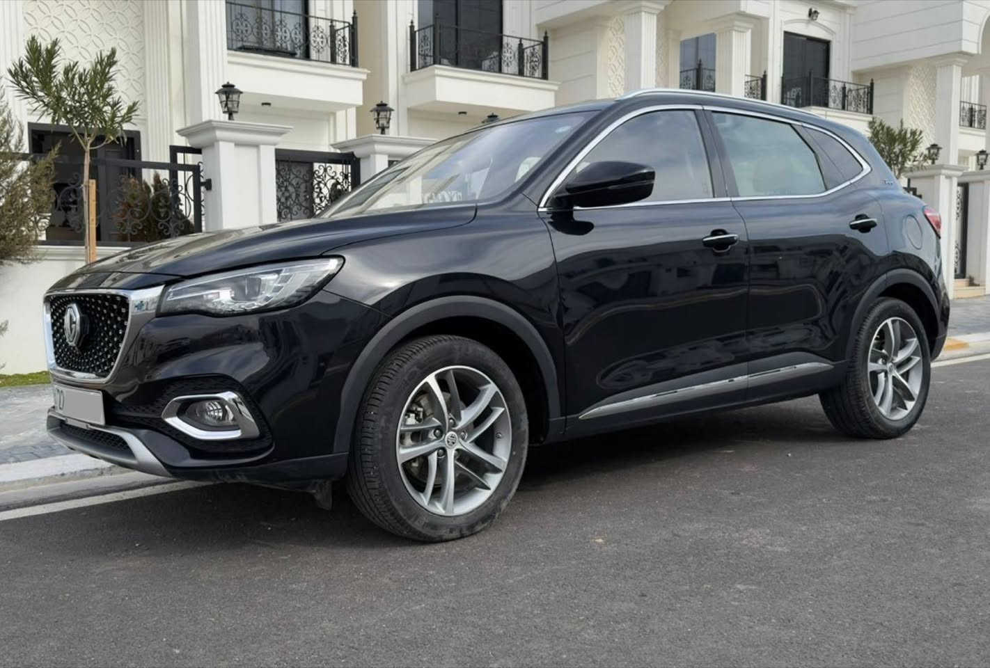 سلام‌علیکم ورحمةالله 
✍️کوردی و عربی ✍️

ئێم جی MG HS بۆفرۆشتن

- مۆدێل 2022
- سفری شریکەیە زەمانی شەریکەی هەیە

- ژمارە  هەولێرە بەناوی خۆمەوەیە

- مەکینە 1.5 تۆربۆ

- 47 هەزار کم ڕۆیشتووە

- مواسەفات TROPH
  
( سەقف سلاید - بەسمە - داخلی دوو ڕەنگ - کوشین جلد  - کوشن کارەبای سەکن و سایەق-  سوپەر سپۆرت  -بریک کارەبای- شاشە ئایپاد - گیچ ئەلیکترۆنی - سوکان ڤۆلیۆم - کامیرا - حاسە- یەدە بەسمە -تەبرید مەرکەزی -سنوق کارەبای - سنوق شفت - تەحەکوماتی لایت و ئاوینەکان - تەحدید سورعە- - لایت لید -بەگلایت لید -بلاجکتۆر - زینۆن - رادار ئاوینە اشارت )

سەیارەکە کلین‌تایتڵ ە
بێ بۆیاغە بێ تەعدیلە
 تەنها دەعامیەکەی کەمێک شوختی هەیە
باقیەکەیتر هەمووگیانی بەشەرت

ژمارە هەولێرە بەناوی خۆمانە
سەیارەیەکی زۆرجوان و تازەیە گێڕومەکینە و بەناوکردن و هەمووشتێکی بەشەرت 

نرخی 145 وەرەقەو معامەلەیەکی کەم

شوێن هەولێر
تکایە بەکۆمێنت و چات مامەڵەناکرێت لەگەڵ ڕێزدا
ئەگەر مشتەریت تلفۆن بۆ خاوەنی بکە
۰۷٥۰۲۲۲۲۲۰۹
0750 - 222 - 22 -09
کۆرەک + واتساپ
) بۆ ڕێکلام‌کردنی ئۆتۆمبێلەکەت بەجوانترین شێوە لەپڕبینەرترین و باشترین وێب‌سایت و ماڵپەڕەکان و سەرجەم پلاتفۆڕمەکانی شۆسیاڵ میدیا نامەبنێرە )
----------------------------
عربی

سياره ام جي MG HS للبیع
- موديل ۲۰۲۲ جديد

- سفر شريكه بيها ضمان شريكه

 - رقم‌اربیل باسمي تحويل مباشر

- حجم محرك ۱.٥ تيربو
- ماشي سياره ٤۷  الف كم

- مواصفات TROPH

( سقف سلاید ( فتحە ) بصمە - داخلی جلد لونین  - کوشن كهربائي سايق و سكن-  سوپر سپۆرت  -بریک كهربائي - شاشە ئایباد - گیچ الکترۆنی-فوليومات ستيرن - کامیرا- حساس -یدە بصمە -تبرید مركزي - صندوق كهربائي - صندوق شفط - تحكمات  لایت و و تحكمات مرايات  - تحديد سورعە- - لایت لید -بكلایت لید -بلاجکتور - زینون - رادار اشارة بالمري )

سياره جديد كلين تايتل
بدون حادث
ايرباكات بلادي
بدون‌صبغ
بدون تعدیل
فقط شويه شخط بسیط بالدعاميه
والباقي كلشي بشرط

رقم‌اربیل باسمي تحويل مباشر
سياره جديد گیر و محرک و تحویل کلشی بشرط

سعر ۱٤٥ ورقه وبيها مجال قليل
مكان اربیل

مکلف‌بالنشر
 للاستفسار اتصل برقم‌صاحب سياره
۰۷٥۰۲۲۲۲۲۰۹
0750 - 222 - 22 -09
هاتف-واتساب
مع تحياتي أربيل, العراق
