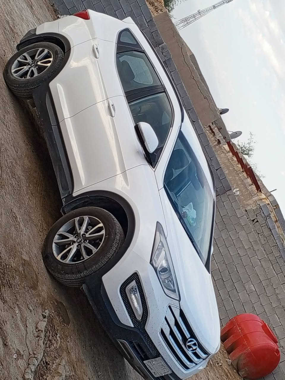 سلام عليكم سنتافي موديل 14 رقم واسط بسمي سبعه راكب و سعر 165بيه مجال ***********. ***********
