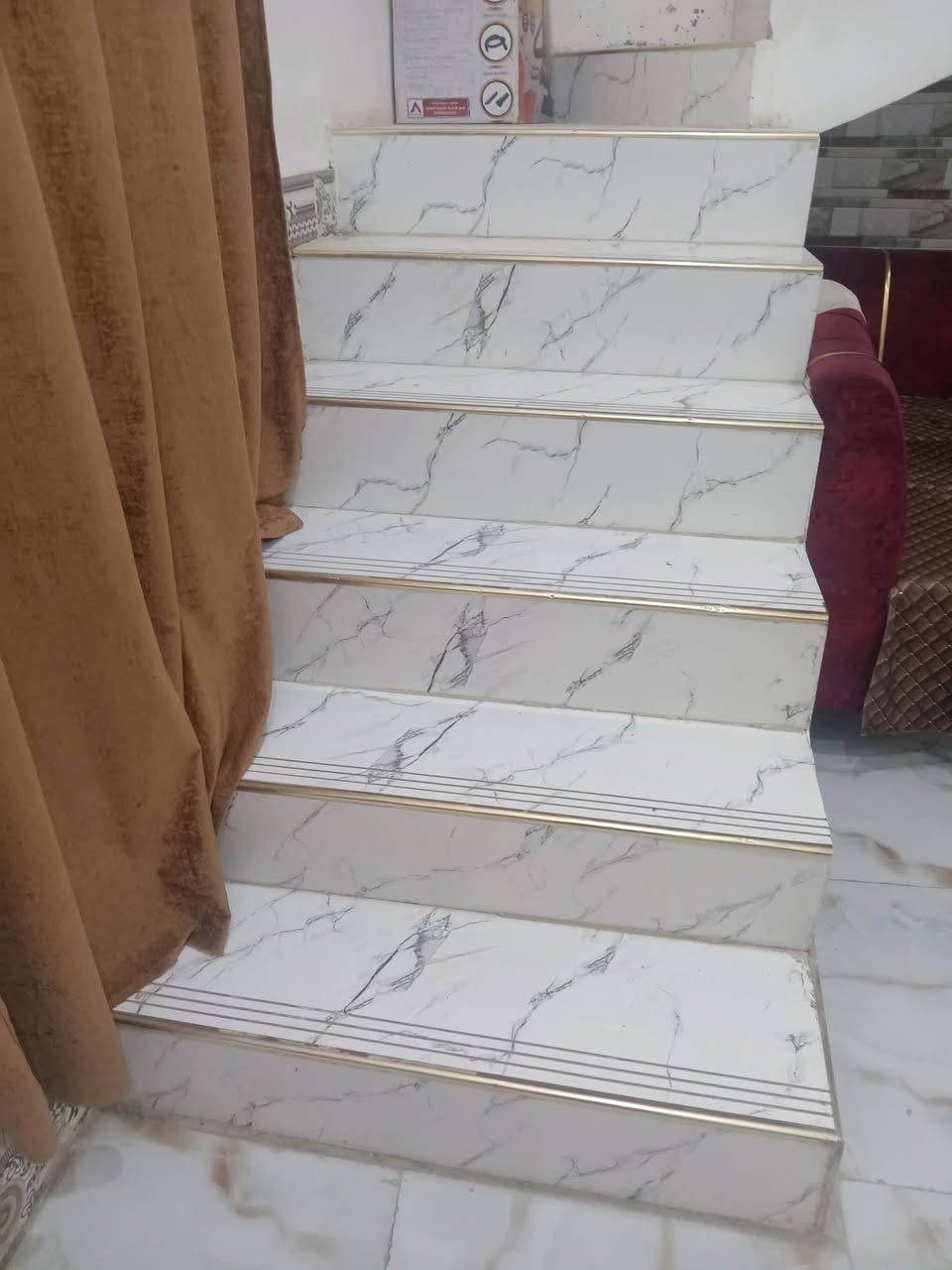 السلام عليكم
بيت للبيع مساحه 100امامي بناء كونكريت نهايه شارع ابو لبنان حي الكرامه مقاطعه 24 السعر 105 
اي ستفسارعلئ واتساب ***********
