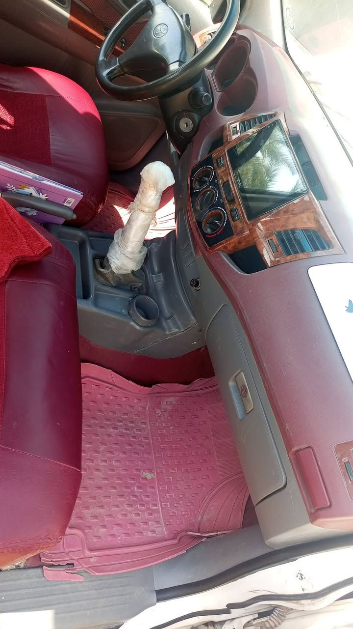 بيكم تيوتا سعودي ٢٠١١ 
بيه ضرر شي بسيط بالباب الصدر  بالتكمه الجوه
‏‪***********‬‏
