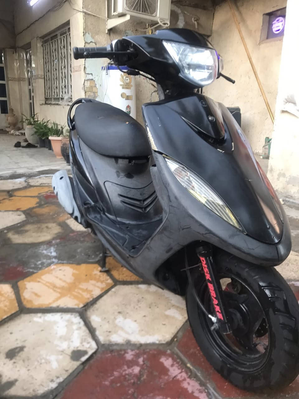 السلام عليكم
دراجه ماكس للبيع 
كفاله عامه من كلشي صارلها شهر من نازله رمبه 
مستعجل على بيعتها 
سعرها ٧٥٠وبيها مجال 
موجود بس عل رقم***********واتساب
