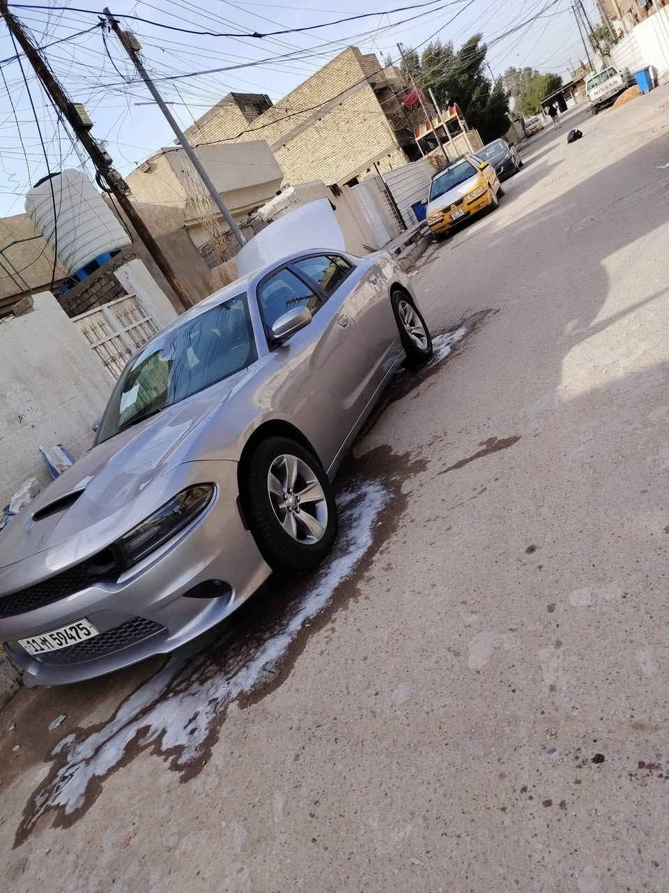 سلام عليكم 
چارجر ١٦ فور ويل 
حادثه امامي بس خشم شاصي 
أيمن بيت تصليح فقط 
سياره بل عراقي بيه شخوط أو جراد  بس بدون ضربه بيع 
حزام عله أيدي سويته شغل مرتب 
سعر 155 بيه مجال شي قليل 
بغداد رقمي ***********
