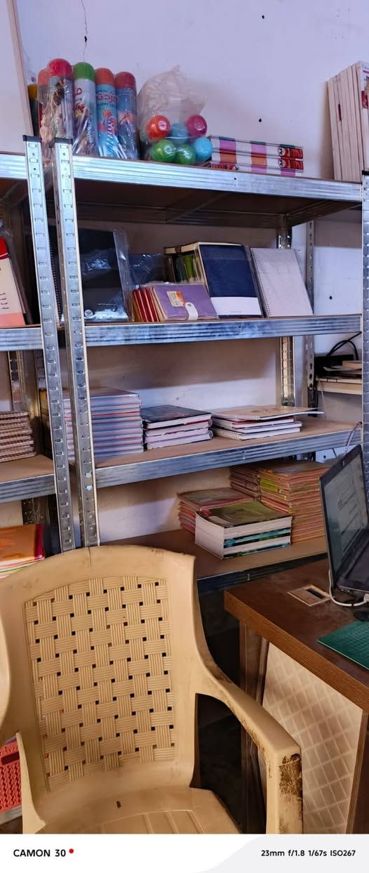 مكتبة للبيع لعدم التفرغ
متعلقات المكتبة 
رفوف عدد ٧
قرطاسية 
أجهزة استنساخ عدد ٤ إبسون و hp
جهاز تصميغ جديد ما مفتوح من الكارتون مع صمغه الخاص 
جهاز سبايرول
جهاز سلفنه
جهاز كبس هويات
ميز خشب ١٤٠ سم
جام خانة
مبردة 
ملاحظة المكتبة تباع بشكل شامل ولا يوجد بيع مفرد منها
الاتصال على الرقم ***********
***********
