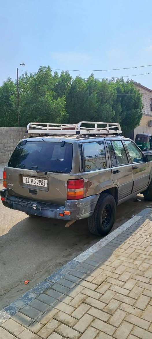 جيب شيروكي  مديل ١٩٩٧  محرك   2500 السياره  حداديه كلش تعبانه  تبريد عاطل  كهربائيات  نص ونص  السياره بسمي   مكان السياره بصره  ***********  
السعر ٣٤
