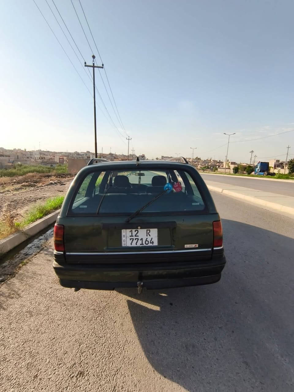 اوبل اوميكه 
1991
سياره بلادي شركه 
كير عادي محرك بي نفخ 
طخم تاير باتري جديد 
شاشه سماعات كامره 
تبريد منضومه كامله نغص كمبريسر
وايرمنيه من الدعاميه لدعاميه شرط 
دوشمه جديد 
شرط الوكاله وتحويل 
السعر 35وبيه مجال 
رقم الهاتف ***********
متواجد واتساب 
اسياره موصل جانب الئيمن
