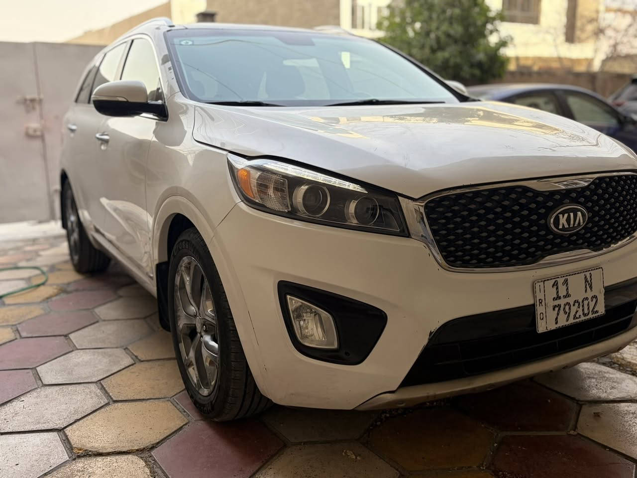 السلام عليكم 
سورنتو 2016
وارد امريكي حادثه بابين ومبدلات نفس اللون 
وقطعتين كلير من امريكا
فول مواصفات 
بانوراما 
بصمه 
جلد 
مكينه 6
7 راكب 
كشنات تدفئه وبعد بيه هواي مواصفات
ماشيه 148 
السعر 175$
للاتصال
 ***********
