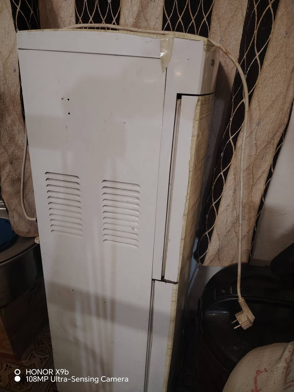 سلام عليكم براد شغال كامل حار أو بارد مداخل تصليح ثلاجه نضيفه تجميد خير من الله سعر البراد 60 وبي مجال سعر ثلاجه 70 وبيها مجال مكان بعقوبه ٧نيسان اي استفسار اتصل على ***********
