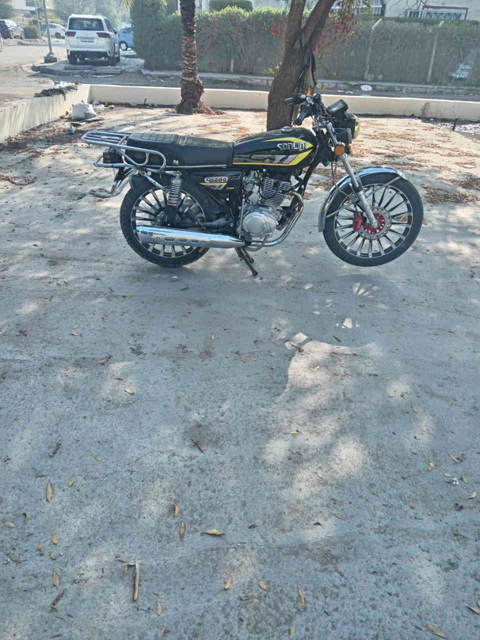 سلام عليكم  دراجة إيراني للبيع موديل ٢٤ شهر ال٩ 
دراجة غير من اللة ممفتوح بيها برغي عنوان شعب 
سعر750 وبيها مجال رقم ***********
