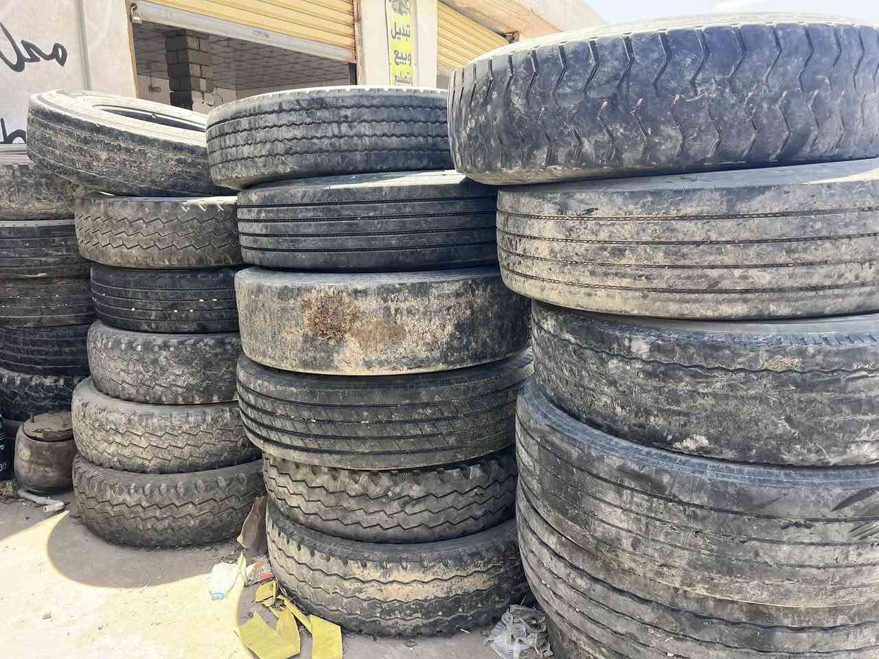 سلام عليكم 
يوجدتايرات ثقيله 315/80/22.5
العنوان الفلكه الفرسان 
باداره شويش العبيدي 
رقم***********
