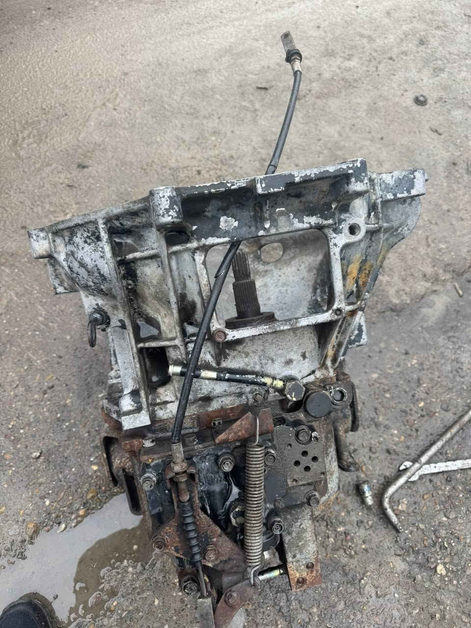 ادوات رافعه شوكيه 
كير معه محرك تويتا تو Z 

كير معه اكسل مسيبوشي موديل 2003 
وقطع غيار اخرى 
الاستفسار ***********
