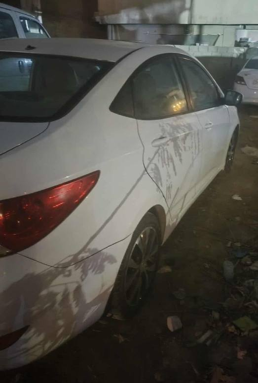 السلام عليكم اكسنت خليجي موديل ١٤ فول بيه صبغ نص جاملغ الأيمن الأمامي وطلقه بالقماره سعره ١٠٥ وبيه مجال قليل بابل شارع ٦٠ قرب جسر الطهمازيه موبايل ***********
